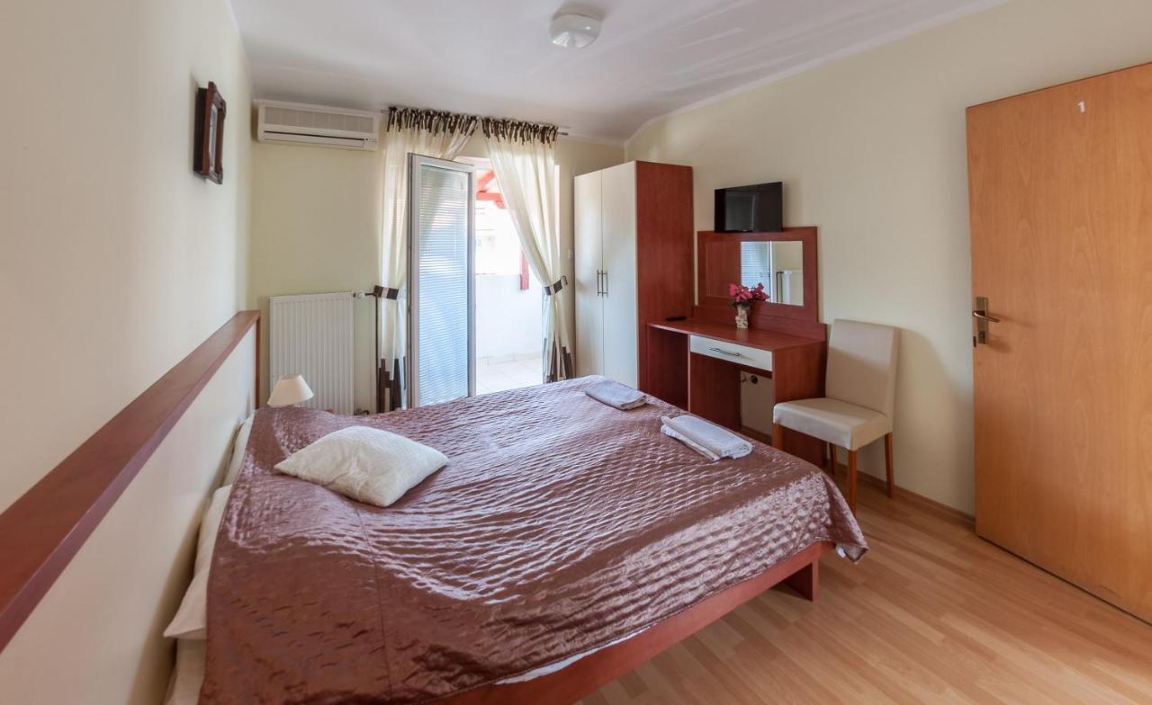 Pag Marina Rooms&Apartment Exterior foto